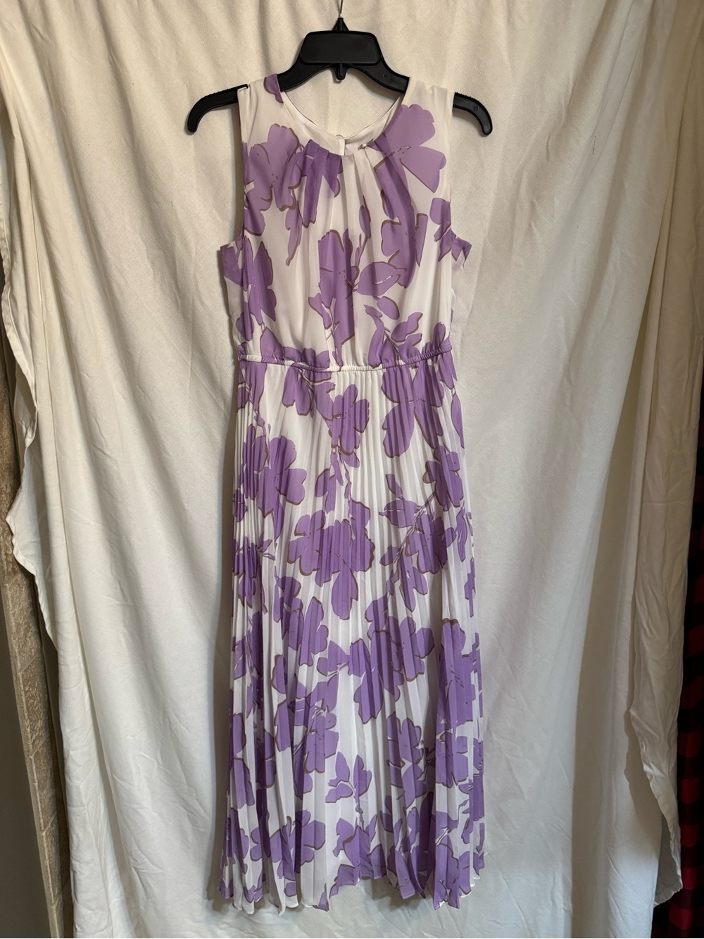 Sandra Darren White and Lavender Floral Pleated Maxi Dress